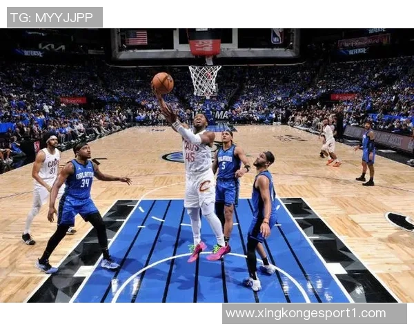 班凯罗外线状态低迷22投10中仅得25分8篮板并送出5次失误