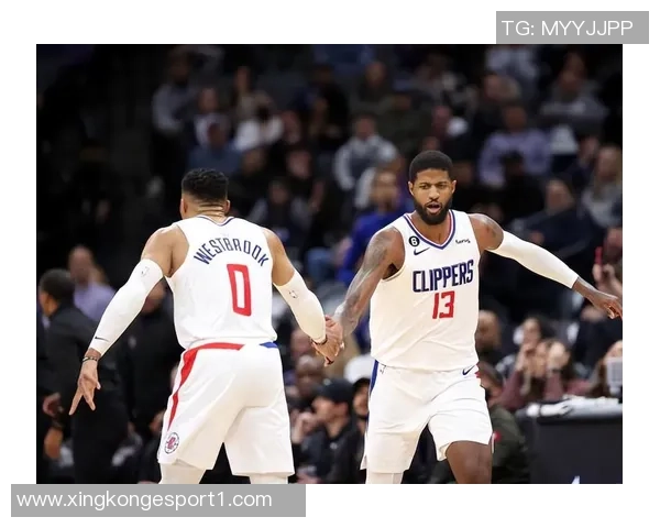 Lowe分析浓眉未来去向关注雄鹿快船的潜在交易动机 Lowe分析浓眉未来去向关注雄鹿快船的潜在交易动机